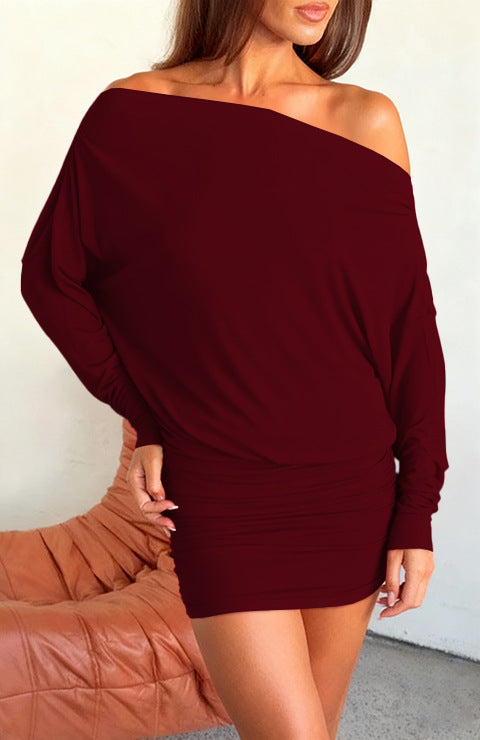 Vestido Entallado de Hombro Caído — Elegancia Seductora